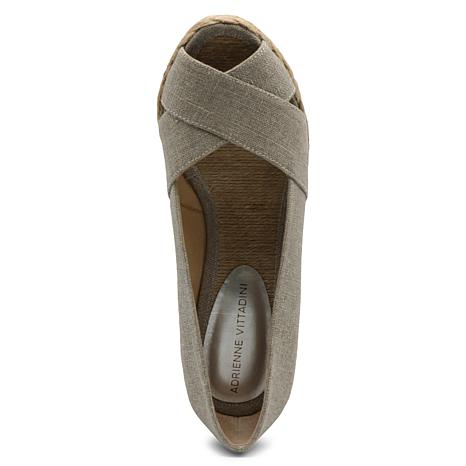 adrienne vittadini bailee wedge pump