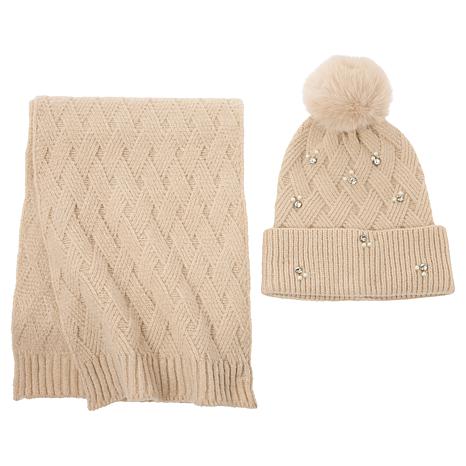 c-wonder-pom-pom-beanie-and-  display picture 3