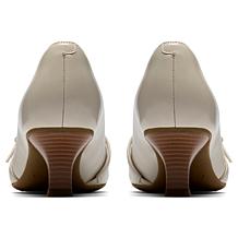 Clarks Collection Kepley Star Leather Pump