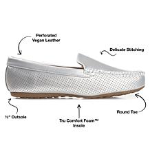Journee Collection Women's Comfort Wide Width Halsey Loafer