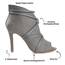 Journee Collection Women's Wide Width Samara Bootie