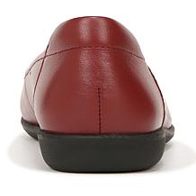 Naturalizer Flexy Round Toe Ballet Flat