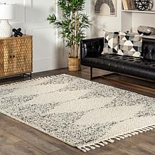 nuLOOM Bria Moroccan Shag Tasseled 3' x 5' Area Rug