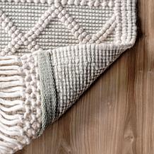 nuLOOM Hand Woven Tabatha Tassel Area Rug 4' x 6' Cream