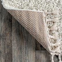 nuLOOM Neva Modern Tasseled Shag 5' 3" x 7' 7" Area Rug