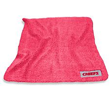 Logo Brands Kansas City Chiefs Oatmeal 50-in x 60-in Throw in the Blankets  & Throws department at