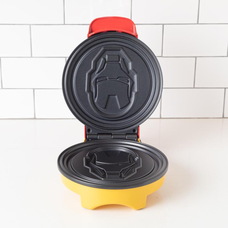 Uncanny Brands Marvel Iron Man Waffle Maker - Shellhead's Helmet