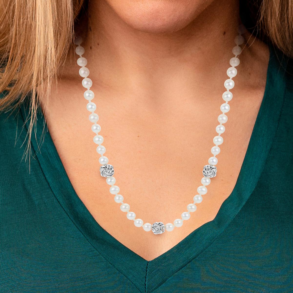 18 5 5.5mm Cultured Freshwater Pearl Love Knot Station Necklace