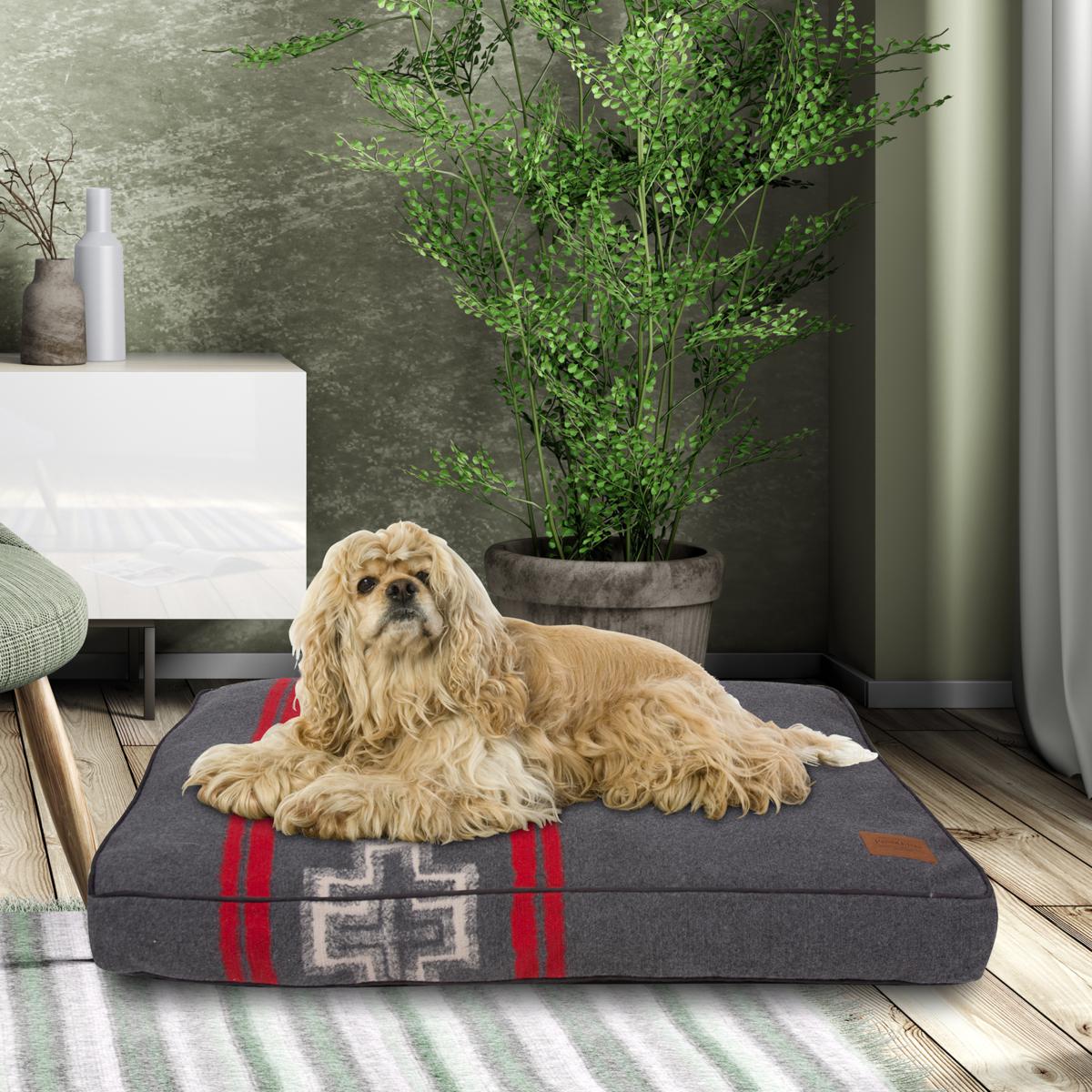 Carolina Pet Company Large Red Indoor/Outdoor Striped Jamison Bed