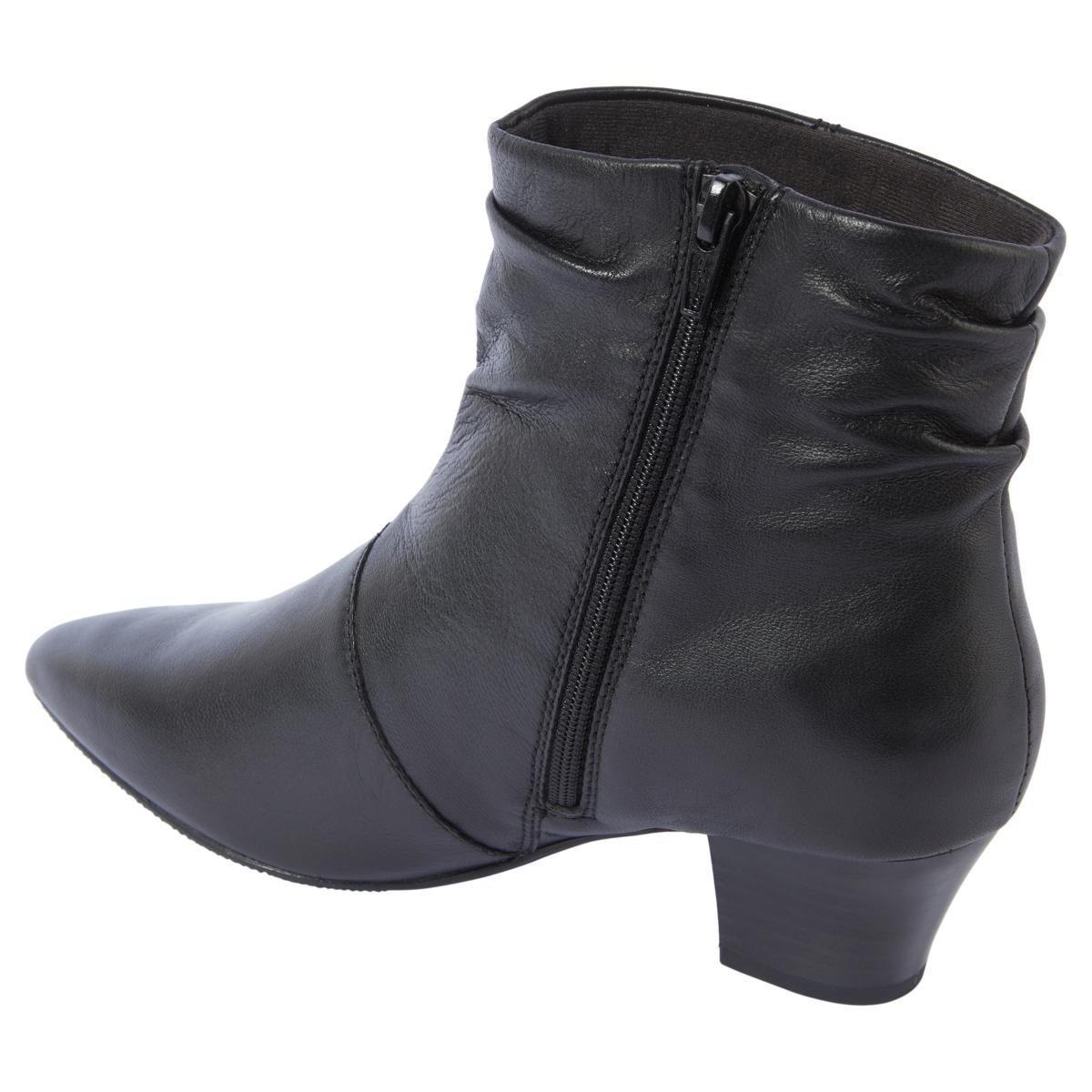 Clarks hot sale black bootie