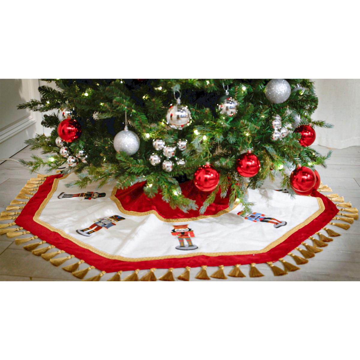 maroon tree skirt