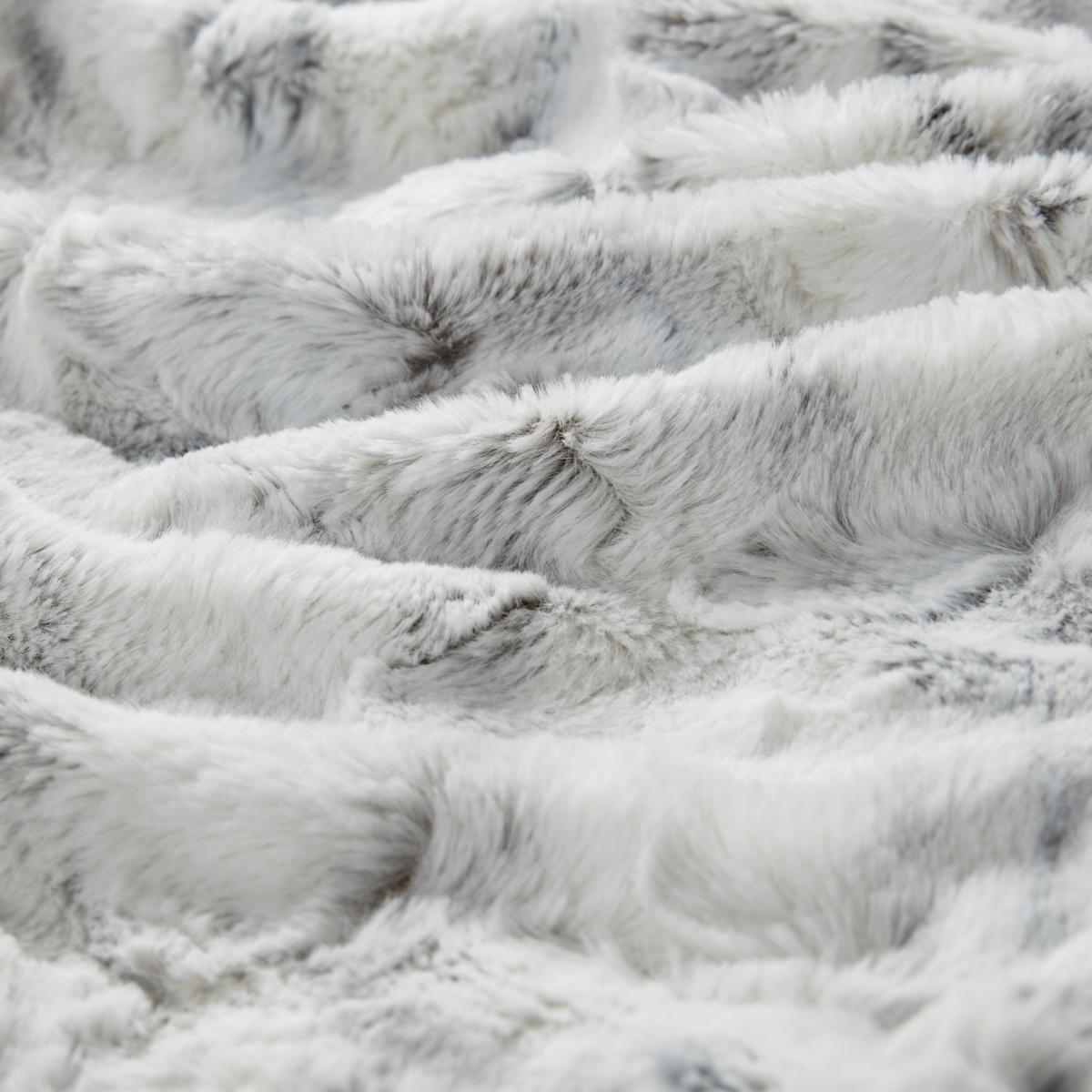 Madison park sachi oversized faux fur throw 2025 blanket in grey