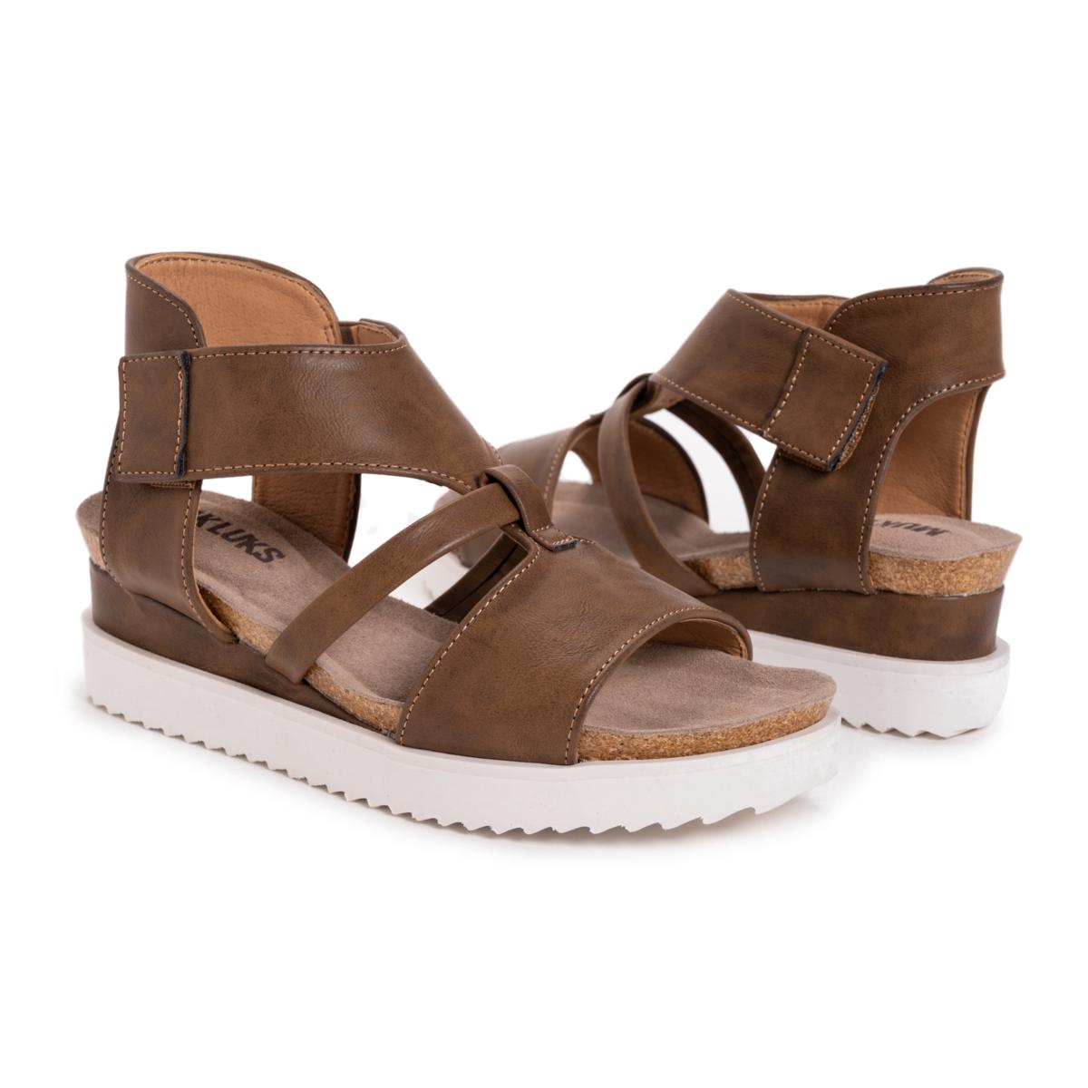 muk luks wedge sandals