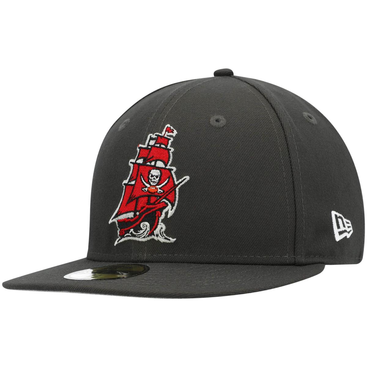 Men's Tampa Bay Buccaneers New Era Black on Black 59FIFTY Fitted Hat