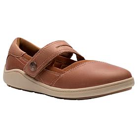 Clarks Collection Bryianne Janey Leather Flat