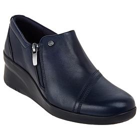 Clarks Suttyn Zip Bootie