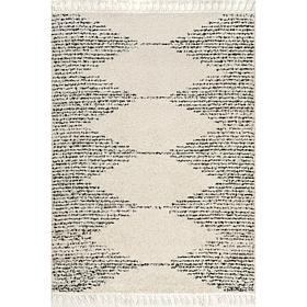 nuLOOM Bria Moroccan Shag Tasseled 4' x 6' Area Rug 