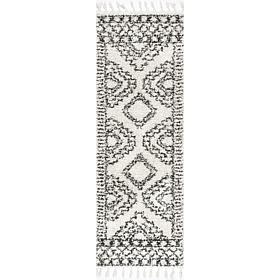 nuLOOM Vasiliki Moroccan Shag Tasseled 2' 6" x 6' Area Rug 
